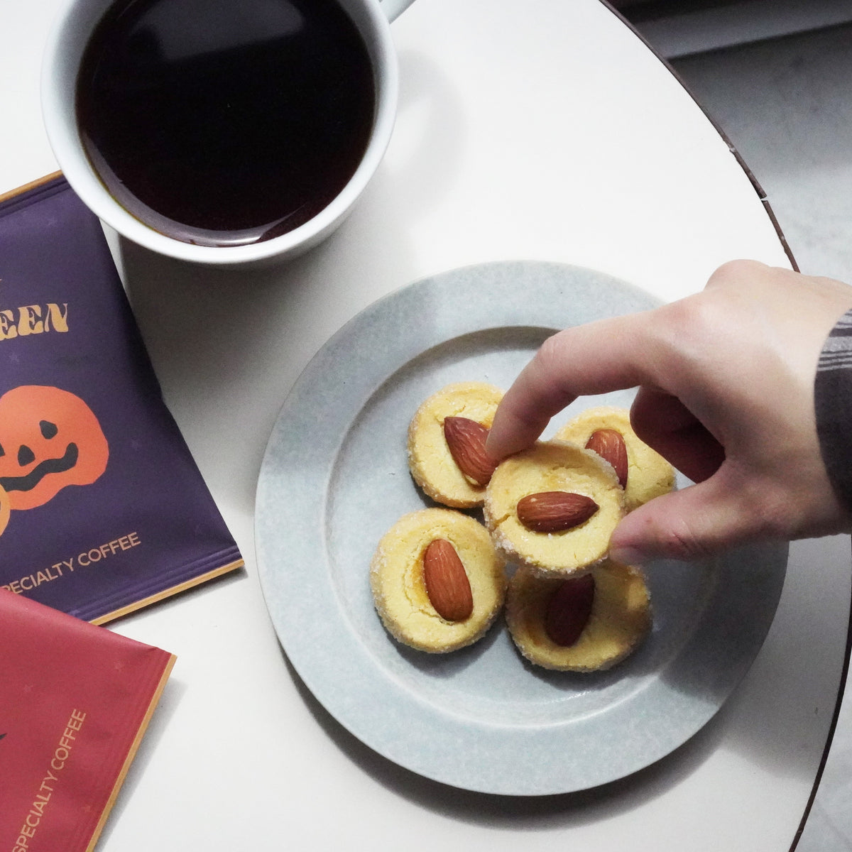 ハロウィンコーヒーバッグと焼菓子のギフト